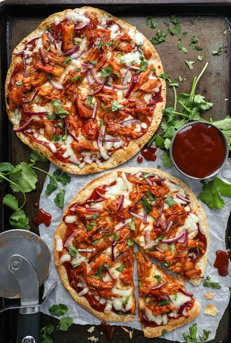 tastevista's tweet photo. Would you try this pizza? https://t.co/rODJO9kKOi