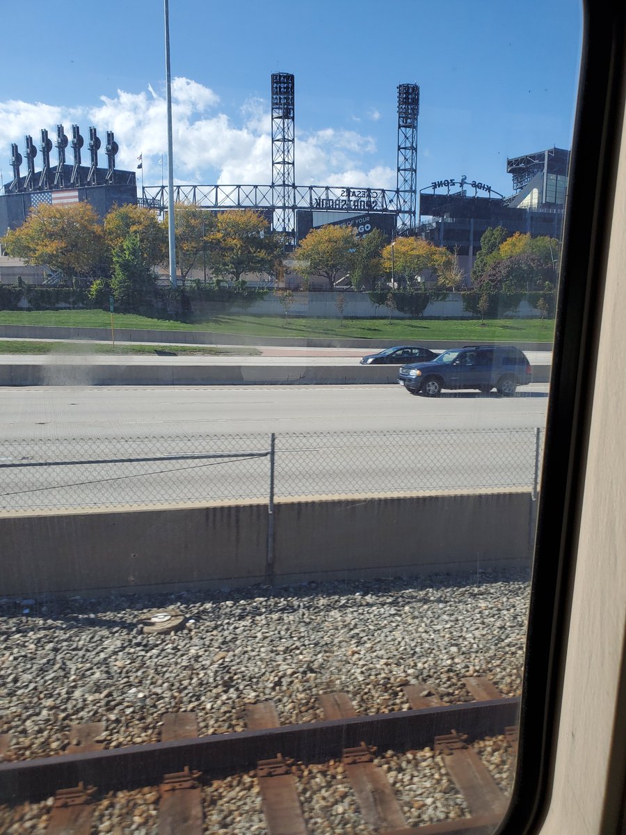 REMILOVESPORTS's tweet photo. 35th & Shields go be π₯ tomorrow took this photo while on the Redline yesterday cmg back frm dwntwn #TheRate #WhiteSox π€π€π€π€ https://t.co/8GwhdMBkvs