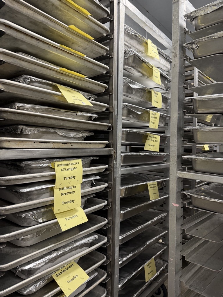 SecondHelpings's tweet photo. Our cost to prepare &amp; deliver a meal has risen from $1.73 to $2.21 in just a few months.
Families are feeling higher food costs, too,while some households also face changes to SNAP.
When food costs more, fighting hunger costs more.

https://t.co/uCC4QZknI8 https://t.co/DQpcJVjEY0