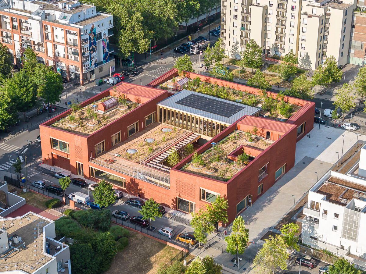 Archello's tweet photo. HEMAA Architectes’ Jacques Prévert Public Services Centre uses brick, timber and straw to create a civic building rooted in Évry’s architectural context.
https://t.co/Zd1EW0PsJ4
#BioBasedArchitecture #TimberArchitecture #Materiality https://t.co/sPiTcZ9Mzx