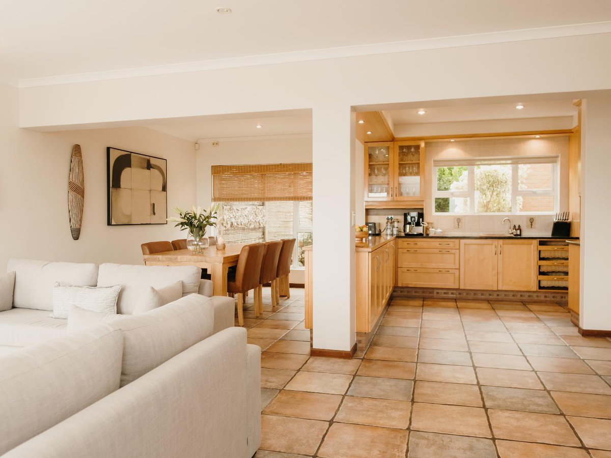 HolidayStaysZa's tweet photo. Nestled in the picturesque De Kelders, House Olive is a Villa in Gansbaai, Western Cape. For those who love the outdoors.

https://t.co/caNqIu5oGW https://t.co/mRhEuvhHnn