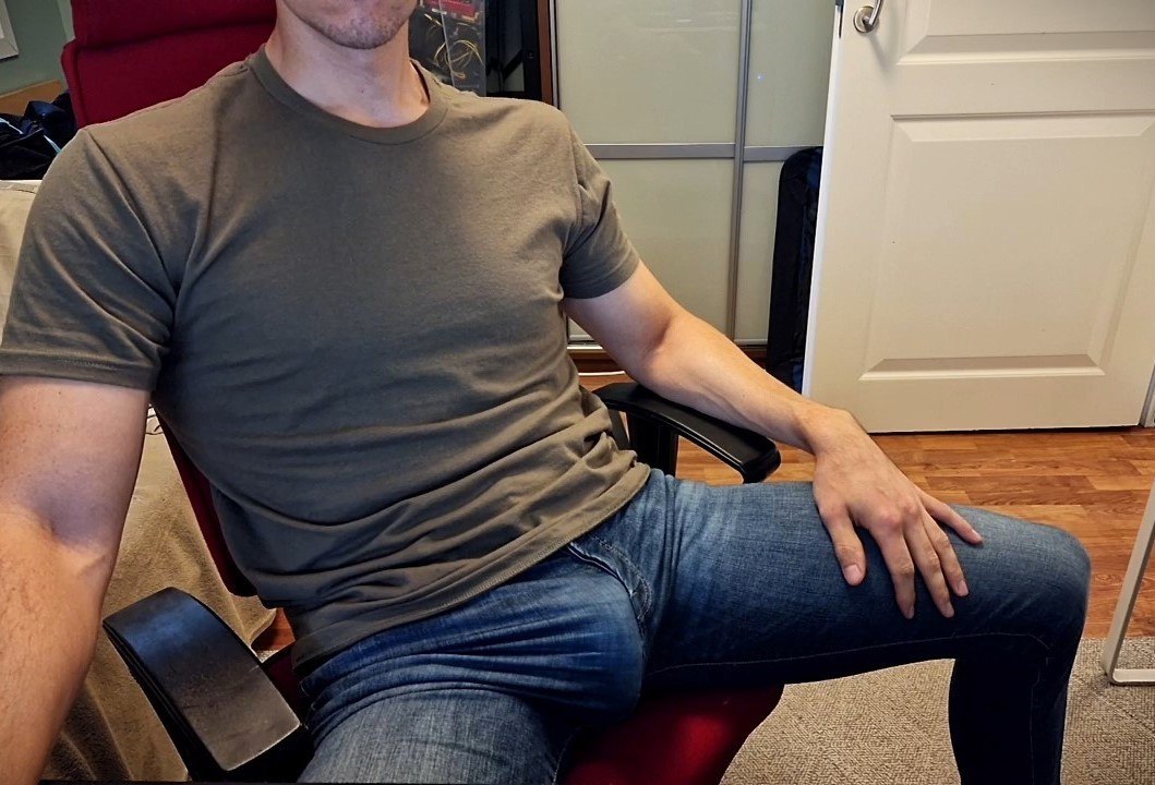 awesome_aaaaa's tweet photo. #bulge #jeans https://t.co/BNlvRHSVsi