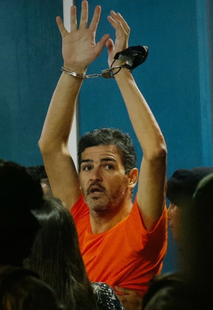 TheVerdugoEc's tweet photo. El PPL Aquiles Álvarez ya se encuentra en la cárcel de El Encuentro, después del tremendo show que armó la ridícula de su esposa con plantones en las afueras del centro de salud donde fue operado.

Se les cayó la narrativa a los correístas 🤡 https://t.co/UmafKDBJZi