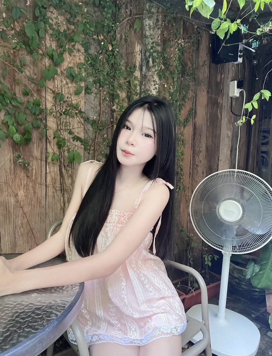 devsdolla's tweet photo. รับงาน นั ดง่าย ตร งปก เจ อ จ่าย จบ ฟ รี ห้ อ ง ❣

~LINE 🆔 2368qr

~💘 #สำโรง
#นวดสำโรง
#รับงานสำโรง

On the topic of electrostatics: With charges of +2 C and +3 C separated by 1 meter, what does the repulsive force between them depend on? 💋🔥 (F = kq1q2/r²). 🌶️🫦 https://t.co/2MkU3uFqky