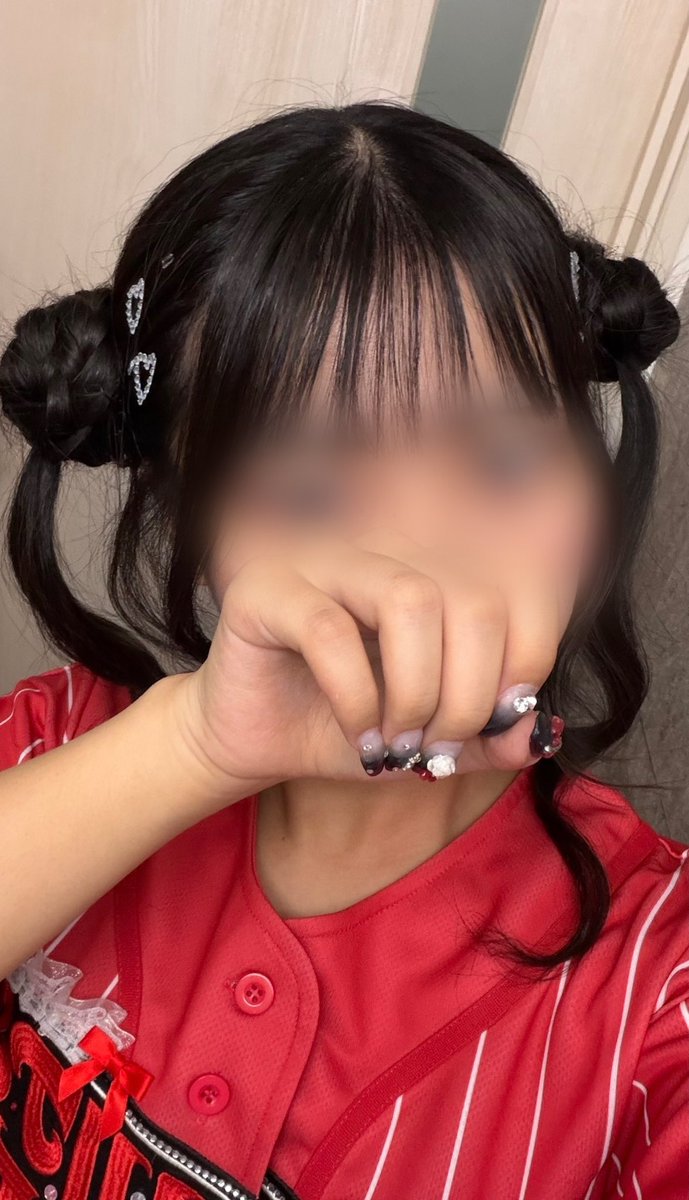 nira_amn's tweet photo. まさかのあまねきのおんなじ髪型だったの🥺♡こんな偶然あるんだ、、
そしてあまねき気づいてくれてファンサくれたの、幸せたくさんありがとう(  ᵕ̩̩  ᵕ̩̩  )
 #FRUITSZIPPER #ホルツ仙台  #月足天音 https://t.co/d3JHF2maqy