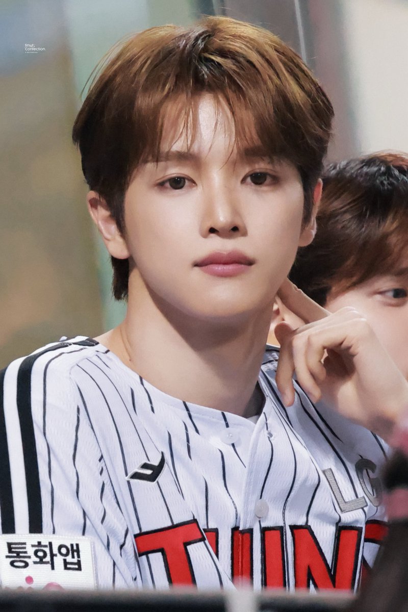 tinyConfection's tweet photo. +4
#SUNGCHANxLGTWINS #성찬LG시구 
#성찬 #SUNGCHAN #ソンチャン 
#RIIZE #라이즈 https://t.co/wAY0UxZrQF