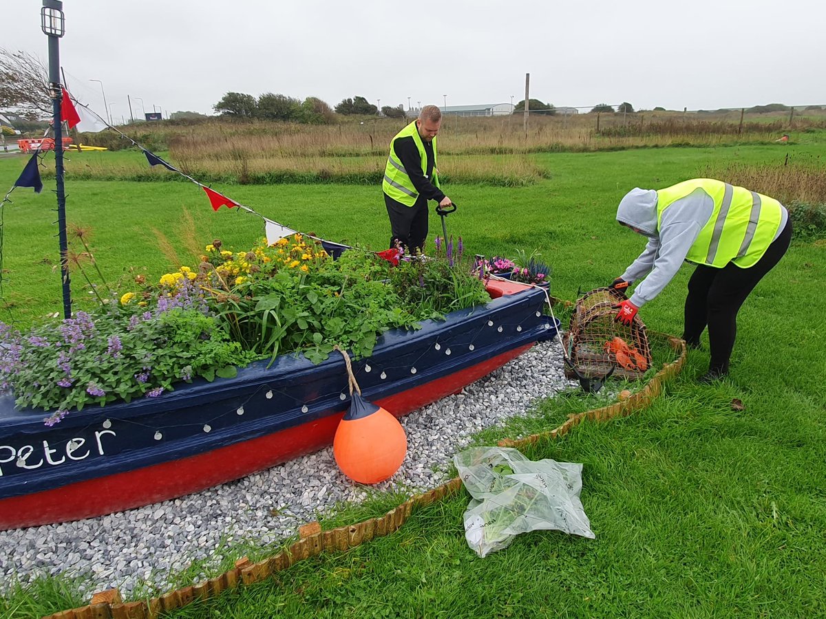 ReformUKTomW's tweet photo. A wet morning but a good start. We told you to vote Reform and we'd deal with the small boats!! Putting words into action! #fleetwood #reformuk https://t.co/CxHu3XRwz7