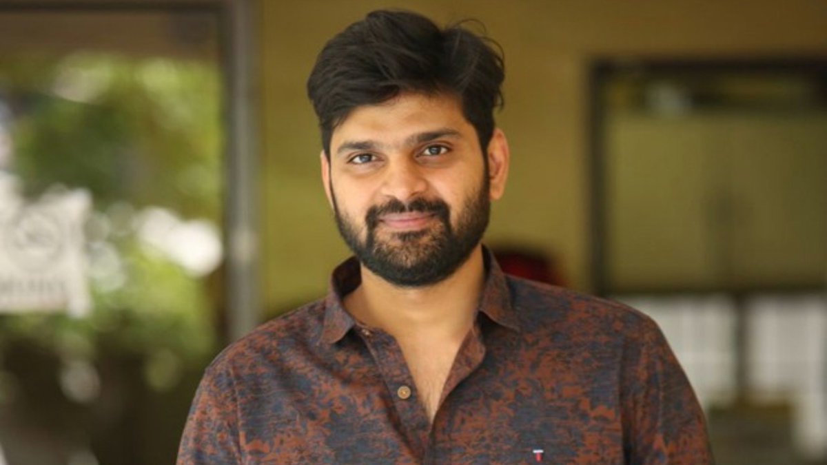 Movies4u_Officl's tweet photo. #SreeVishnu:

"If I make a proper drama film, 

I should DUB it in MALAYALAM first

And then release it in TELUGU. Only then will it WORK here!" (Laughs) https://t.co/FOUDdIVBMz
