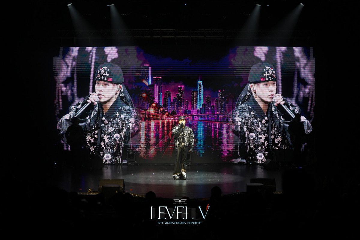 PressHitPlay's tweet photo. Press Hit Play Level V: 5th Anniversary Concert

A moment that truly captivated the stage. CHRLS delivers a powerful and heartfelt performance of Justin Bieber’s “Holy.” 💛

#PressHitPlay #PHPLevelV #LEVELVConcert #PPOP #PHP5thAnniversary https://t.co/nK37BZ0K9n