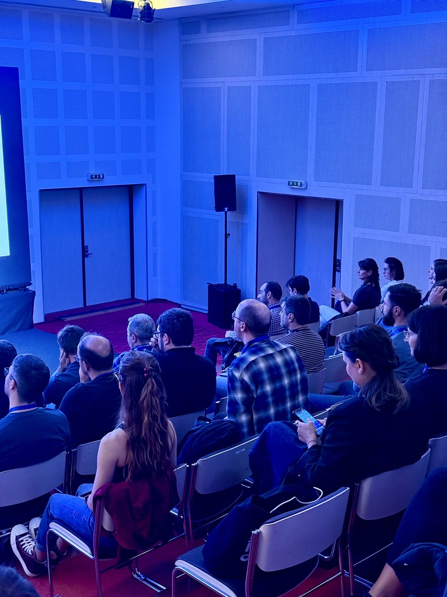 bigdataweek's tweet photo. 🔵 On stage now: Rares Istoc, Head of Engineering at https://t.co/rOa7NkzIAu, on what happens when your CRM, emails and meeting notes tell different versions of the same story.
His take: don’t hide the disagreement. Keep the context and the evidence visible.
#bigdataweek #bdw2026 https://t.co/ujglWoZInS