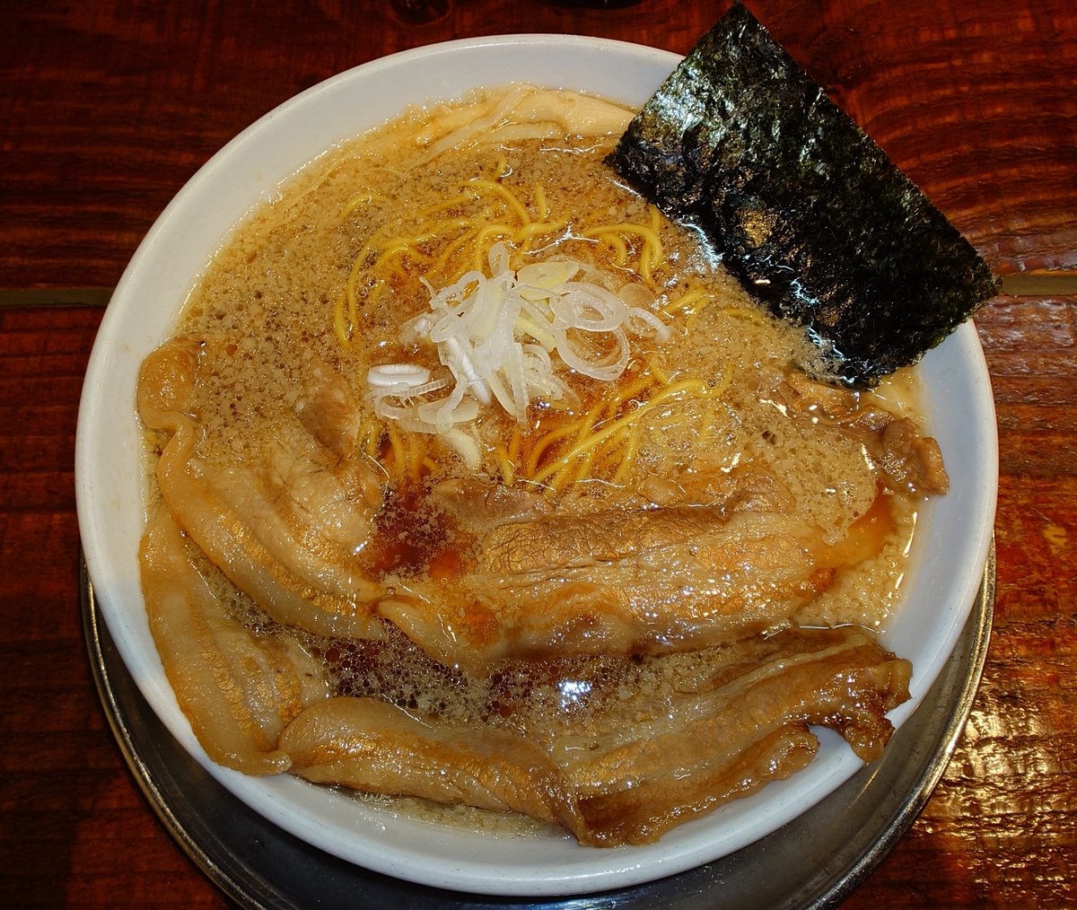 jun_k_box's tweet photo. 2026年、ラーメン
48杯目、元祖一条流がんこラーメンたま館分店(立川)
悪魔だれ背脂反則ラーメン(1300円)

㊗️5周年おめでとうございます🍜 https://t.co/HjTk2QFTr4
