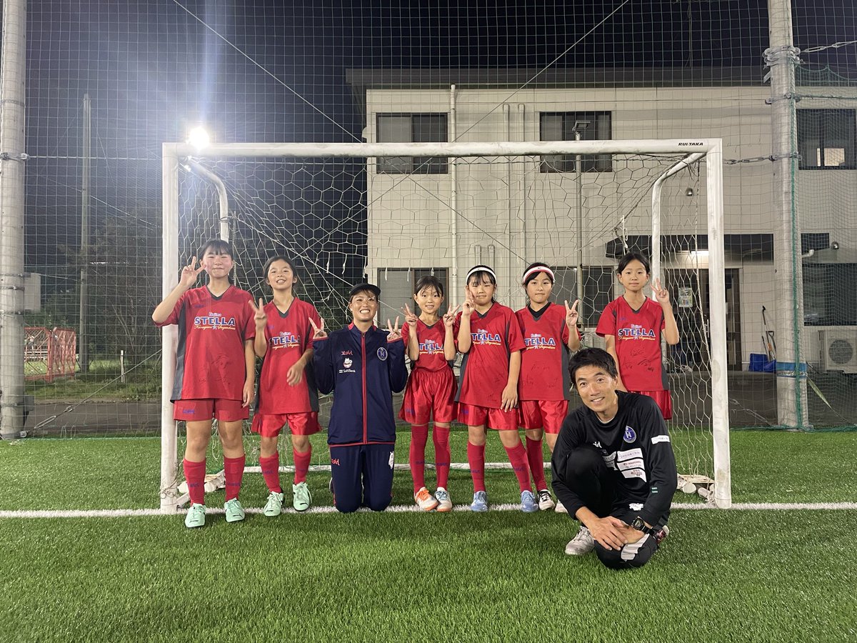 nojima_school's tweet photo. 火曜日U-12クラス

トップチームの風間選手が参加してくれました！

「味方と協力してゴールに向かう」をテーマにトレーニング！
さらにGP体験も行い、風間選手から直接アドバイスをいただきました🔥

風間選手、ありがとうございました🧤

来週も頑張りましょう💪

#ノジマステラ 
#風間優華 選手 https://t.co/mLDNI9KRyo