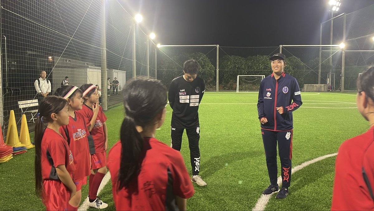 nojima_school's tweet photo. 火曜日U-12クラス

トップチームの風間選手が参加してくれました！

「味方と協力してゴールに向かう」をテーマにトレーニング！
さらにGP体験も行い、風間選手から直接アドバイスをいただきました🔥

風間選手、ありがとうございました🧤

来週も頑張りましょう💪

#ノジマステラ 
#風間優華 選手 https://t.co/mLDNI9KRyo