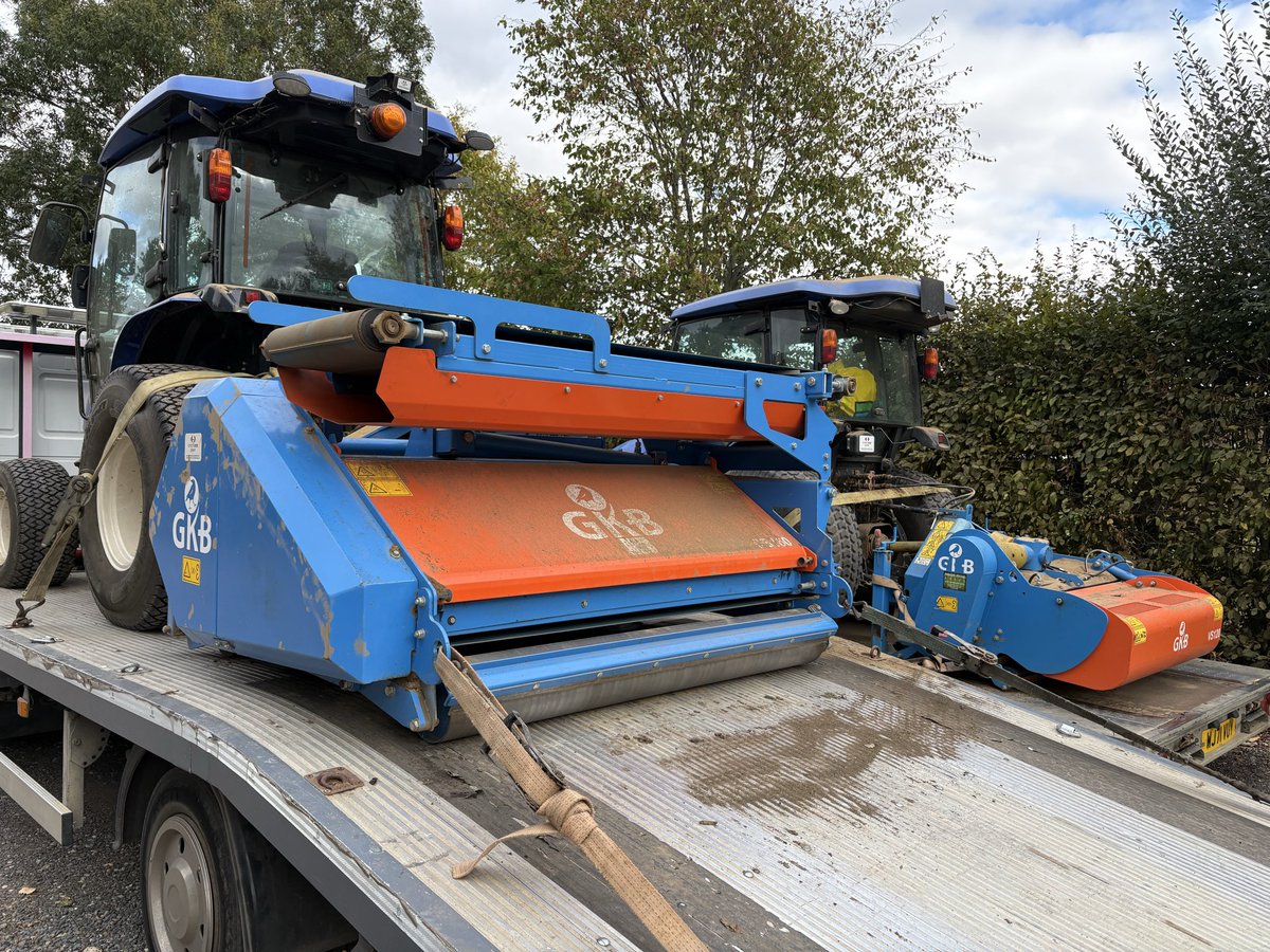 ParkersPitches's tweet photo. Hard and dusty work this year for this pair but the @GKBmachines haven’t missed a beat 💪 https://t.co/BOGwHOrK0J