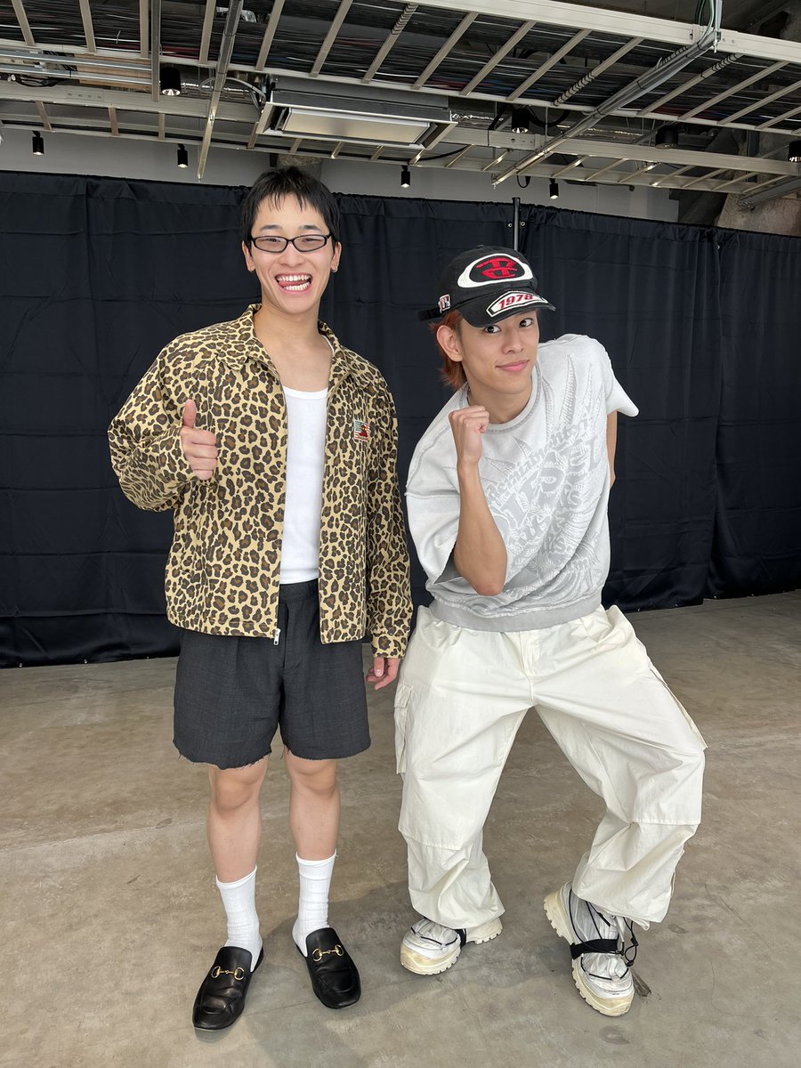 ena_lock's tweet photo. いっちゃんもかなめも本当にありがとう！
2人の素敵作品を踊れて幸せです。
たくみ地獄にもいい報告できたし🫣

12人で最後まで戦い続けます。
レジポッセのみんなさいっこうの応援今日もありがとうございました❤️
また明日〜🙋‍♀️ https://t.co/hgOB4YdRrd