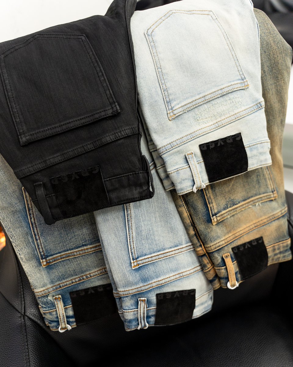 menscloset407's tweet photo. The new Crysp Denim collection just landed. 👖🔥

 Upgrade your fits with signature black patch denim in essential washes, heavy distressed styles with crackle details, and sleek waxed style black jeans.

#MensCloset #CryspDenim #DenimHeads #FreshFits https://t.co/hkHdMvK601 https://t.co/pw6h0xke3R