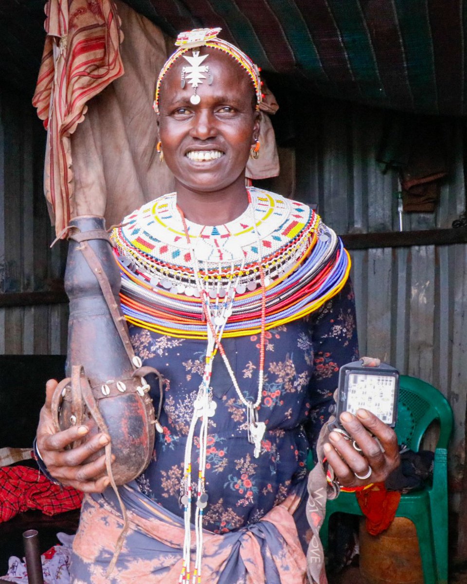 WattsofLove's tweet photo. In Northern Kenya, some families walk long distances to collect water, carrying gourds filled for their homes.
When darkness falls, the journey home can be dangerous.
A WOL solar light provides safe light to guide the way home—turning a difficult journey into a safer one. https://t.co/rOSoDJkA7o