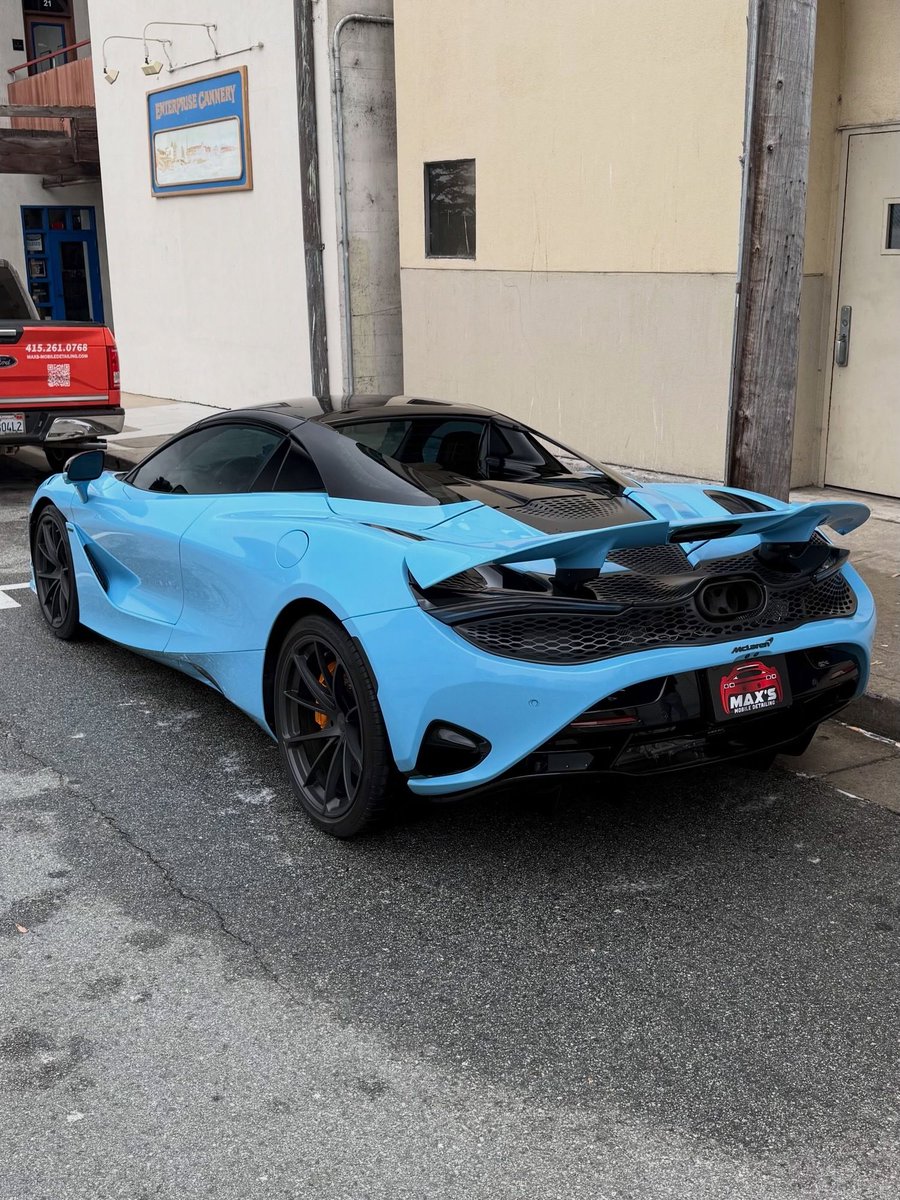 TheAutoHub's tweet photo. McLaren 750s https://t.co/lFKY9SASKW