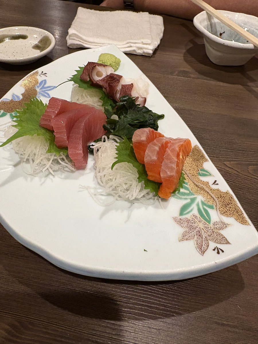 elaeseback's tweet photo. 大学の頃のダチと飲みました https://t.co/Q3uShwKnJZ