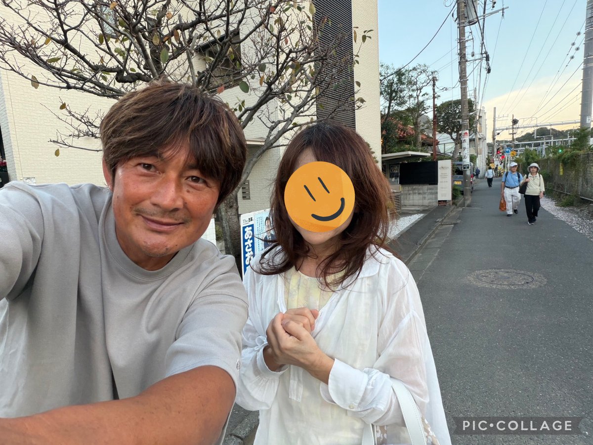 anon_cafe719's tweet photo. 先程 鎌倉で元サッカー日本代表の岩本輝雄さんとすれ違いました😊昔も今も素敵です！一緒にお写真撮って頂いてありがとうございます!(´▽｀) https://t.co/TkiPdrc14g