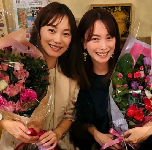 EntameHub_jp's tweet photo. モデルの__蛯原友里__が10月5日、自身のInstagramを更新。10月3日に47歳の誕生日を迎えたことを報告し、双子の妹でチャイルドボディセラピストとして活動する__蛯原英里__とともに家族から祝福を受けた誕生日会の様子を公開した。
https://t.co/IGKtkdaL8d https://t.co/RoPx7MmKEO