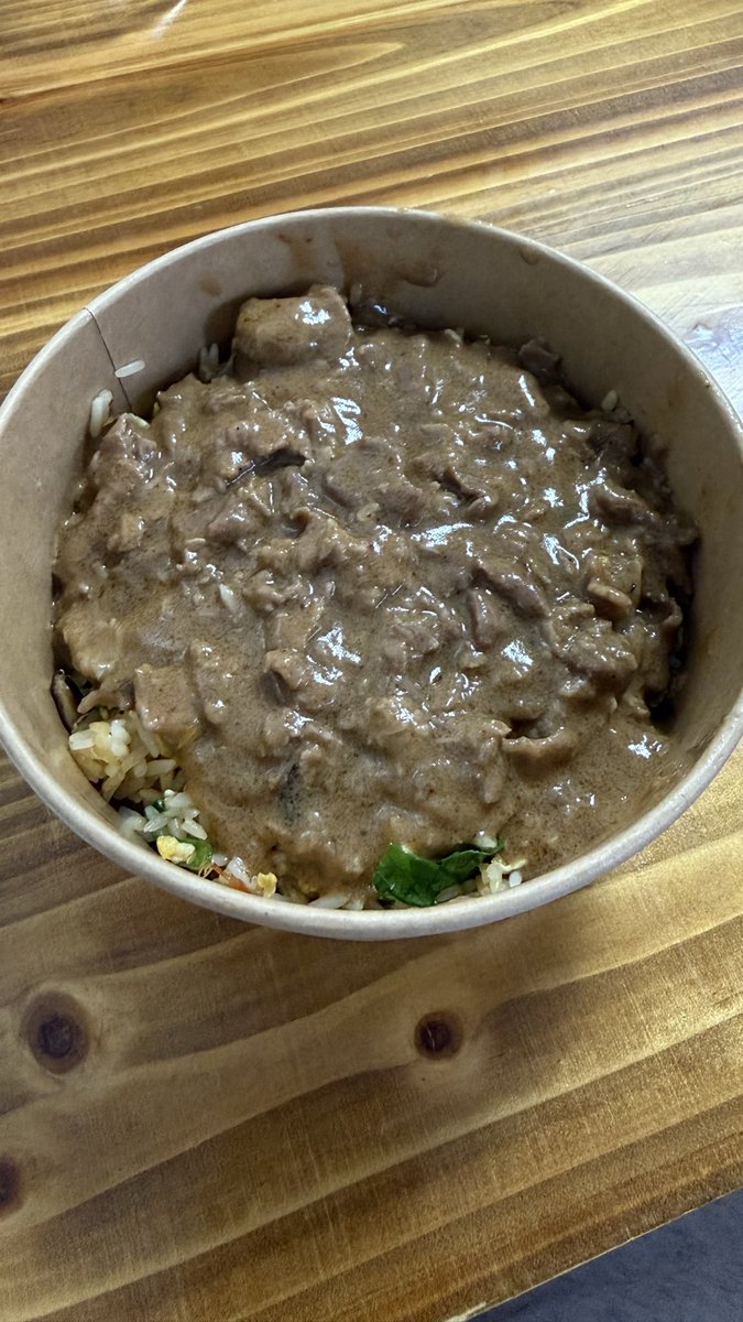Jamejwfc's tweet photo. 所有人给我去吃沙茶酱牛肉炒饭 https://t.co/ZudCuW9Jbz