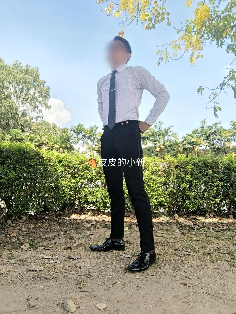 leatherloves77's tweet photo. 不管生活多潦草  也必须把自己捯饬捯饬😅😅精装的朋友圈 毛坯的生活 https://t.co/zOSnn2b3nY