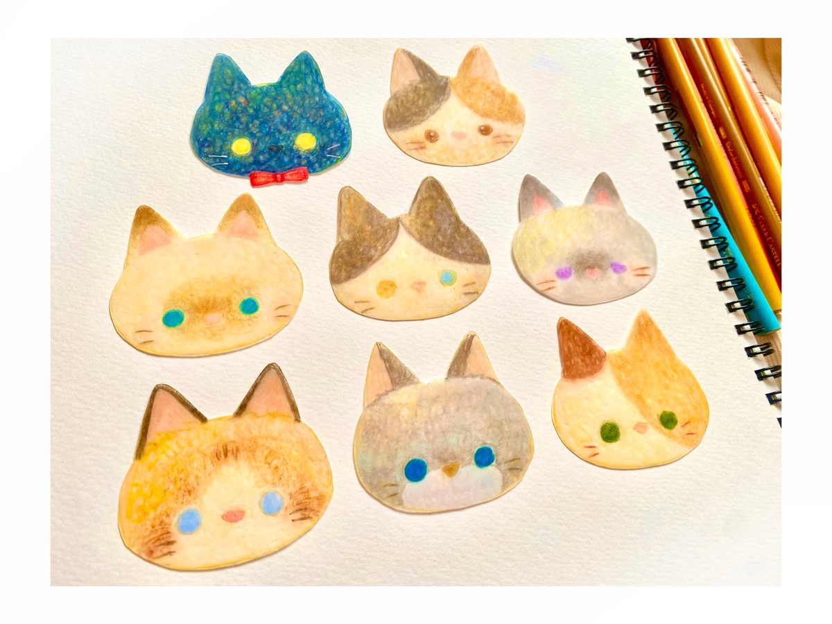 hinarico1014's tweet photo. 化け猫フェス用のねこちゃんパーツ𖤣𖥧𖥣𖡡𖥧𖤣
一点物のヘアピンをつくります。
かわいいお顔になったから、誰かの手に渡ってかわいがってもらえたらいいなぁ✨

#ねこイラスト #色鉛筆 #illustration https://t.co/vfJ3o43V7f