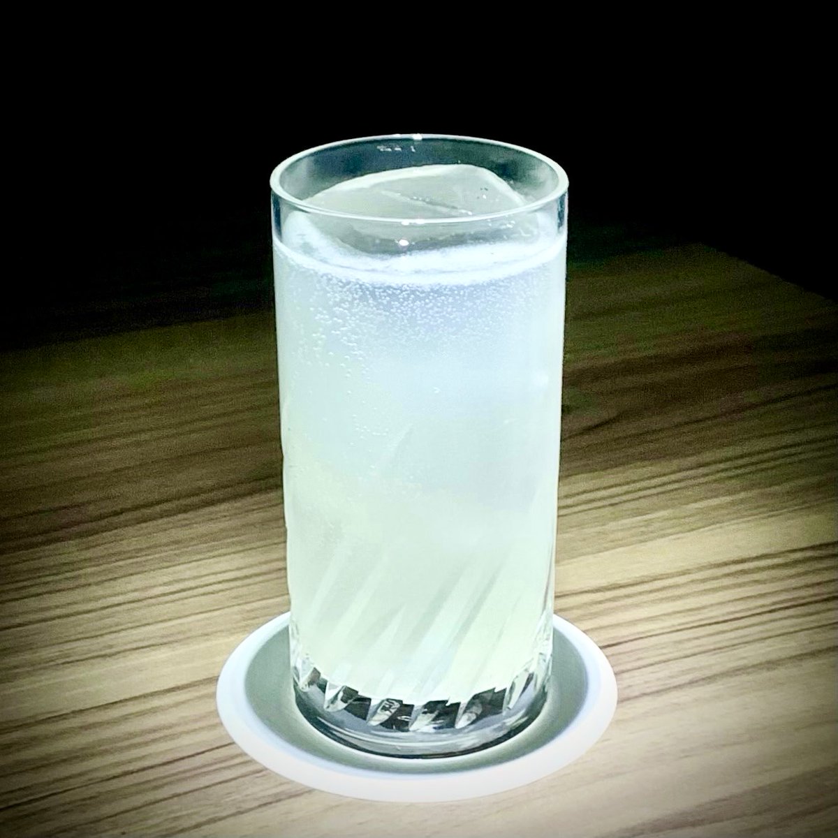 BarLuciano1's tweet photo. ジン フィズ
ジン、レモンジュース、砂糖、タンサンupのロングカクテル。

本日も『19時から気のむくままに』営業いたします。 https://t.co/1Ioyghriiv