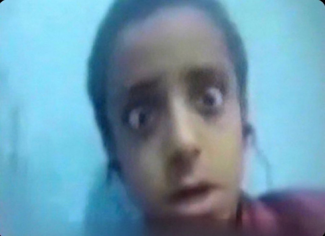 0userstillalive's tweet photo. اذكر مره بالترم الصيفي ابوي وداني عشان اختبر وحسيت مشاعري جياشه ذاك الوقت قلتله بابا احسك كيوت خاف يقول وش جاك و قام دق على امي تنقذه https://t.co/T7FIvbA4Ki