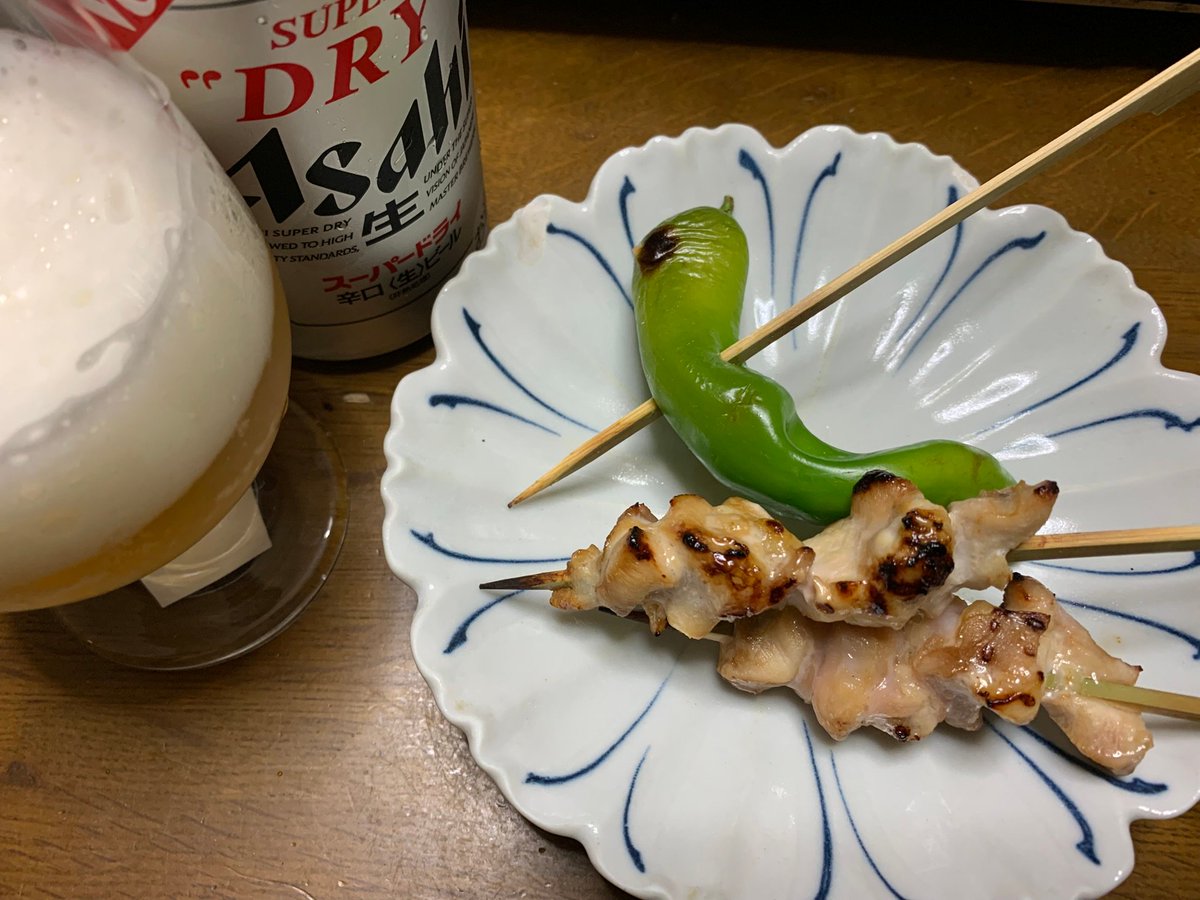 Atg2016atg's tweet photo. 夕食
・焼き鳥
鹿児島県産若鶏もも肉と皮、ししとう、さやいんげんを
「炙りや」で串焼き
これでビール350ml×1、純米酒×5
しめは炊きたて白米＋黒ごま塩、昨日の酒粕入り味噌汁にさやいんげん足し
わかめの酢の物白すりごま和え、納豆
食欲は○の中くらいでしたがとてもおいしかったです

良い夕べを https://t.co/FVmFw3hyYA