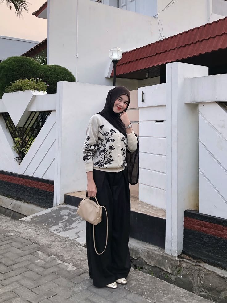 itssyayayaa_'s tweet photo. sudahhh readyyy untukk jalan-jalan menikmati sore hari sebelum besok sibuk lagi🛵😍 https://t.co/i78sdAbCkE