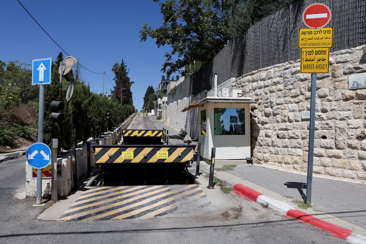 TheCradleMedia's tweet photo. Britain may expel Israeli diplomats over Jerusalem consulate closure
——
Britain is expected to expel Israeli diplomats if Israel follows through with its order for the UK to shut its consulate in East Jerusalem this week, amid a dispute over sanctions against Jewish settlements, four sources told Reuters.

Israel ordered Britain on 8 September to close the East Jerusalem consulate within 30 days and withdraw its diplomats from the city. The move came after Britain announced plans to ban trade in goods produced in Jewish settlements in the occupied West Bank.

The deadline for Britain to close the consulate expires on Thursday, affecting around 30 British diplomats stationed there, as well as their family members, the sources said.

Should the consulate be shut, Britain is expected to retaliate by expelling a comparable number of Israeli diplomats from Israel's embassy in the UK, according to the sources.