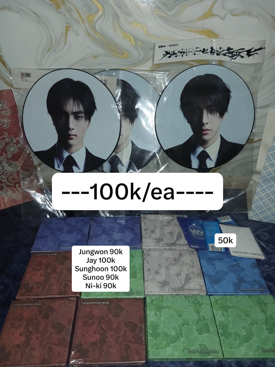 dindaapat's tweet photo. #ensell #wts #enhypen
Masih ready harga udah incl pack

Note :
- wajib splitpay co 99p karna admin shopee  bener bener bikin ngelus dada, kalo mau full co🍊 bisa tapi harus siap sama admnya
- sistem di aku payment setelah aku drop ke ekpedisi, jadi amann. asal sama sama amanah🫶 https://t.co/XWs9Y6ZJwc