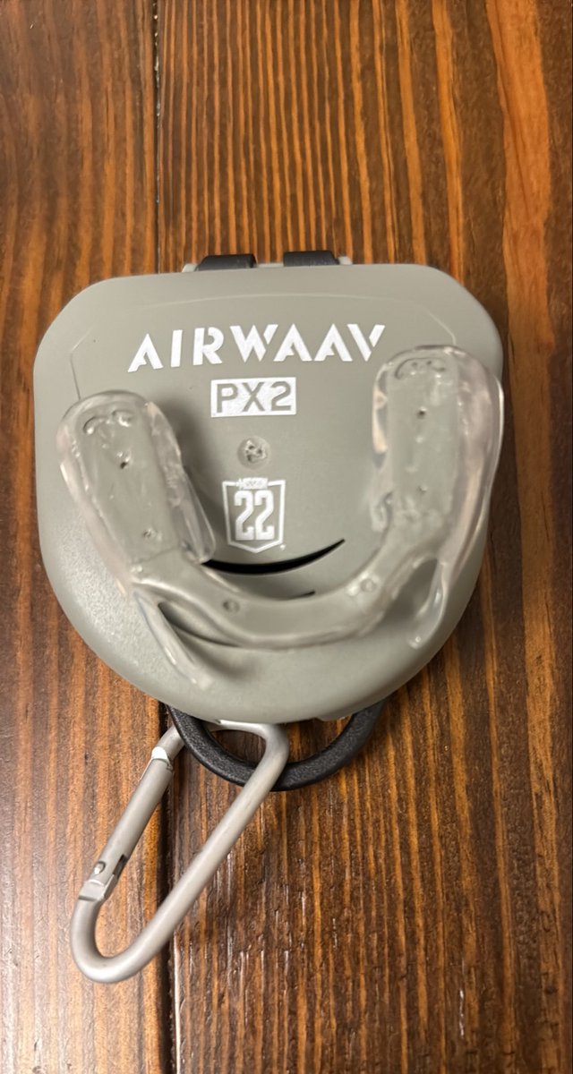UpsidedownCharm's tweet photo. Just a plug for one of my favorite gym product finds. https://t.co/cEr2EW99Cd