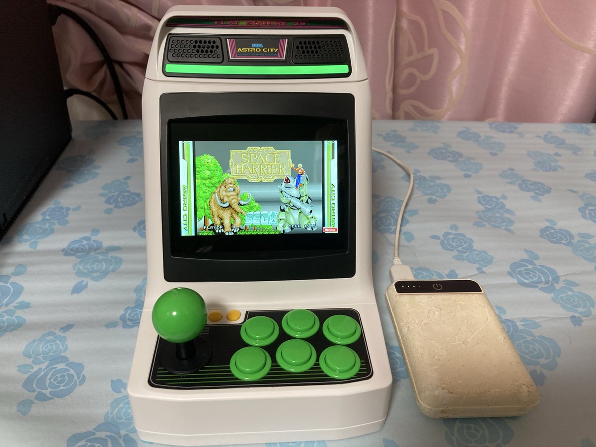 jsff0309's tweet photo. モバイルバッテリーの動作確認、異常なし。

#スペースハリアー　#アストロシティミニ https://t.co/IqP2nO00rG