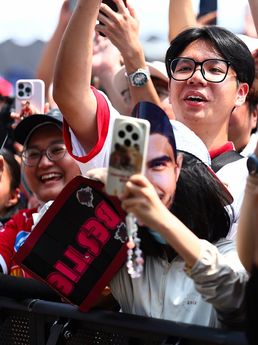 HaasF1Team's tweet photo. We'll never forget this fan forum ❤️🇲🇾

#HaasF1 #F1 #BahrainGP https://t.co/jxzdv5jbj6
