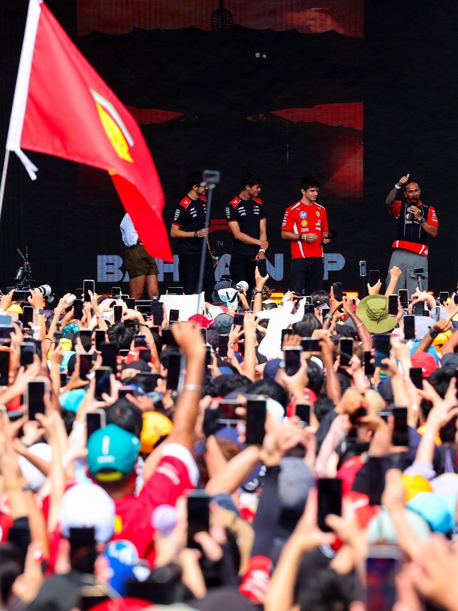 HaasF1Team's tweet photo. We'll never forget this fan forum ❤️🇲🇾

#HaasF1 #F1 #BahrainGP https://t.co/jxzdv5jbj6