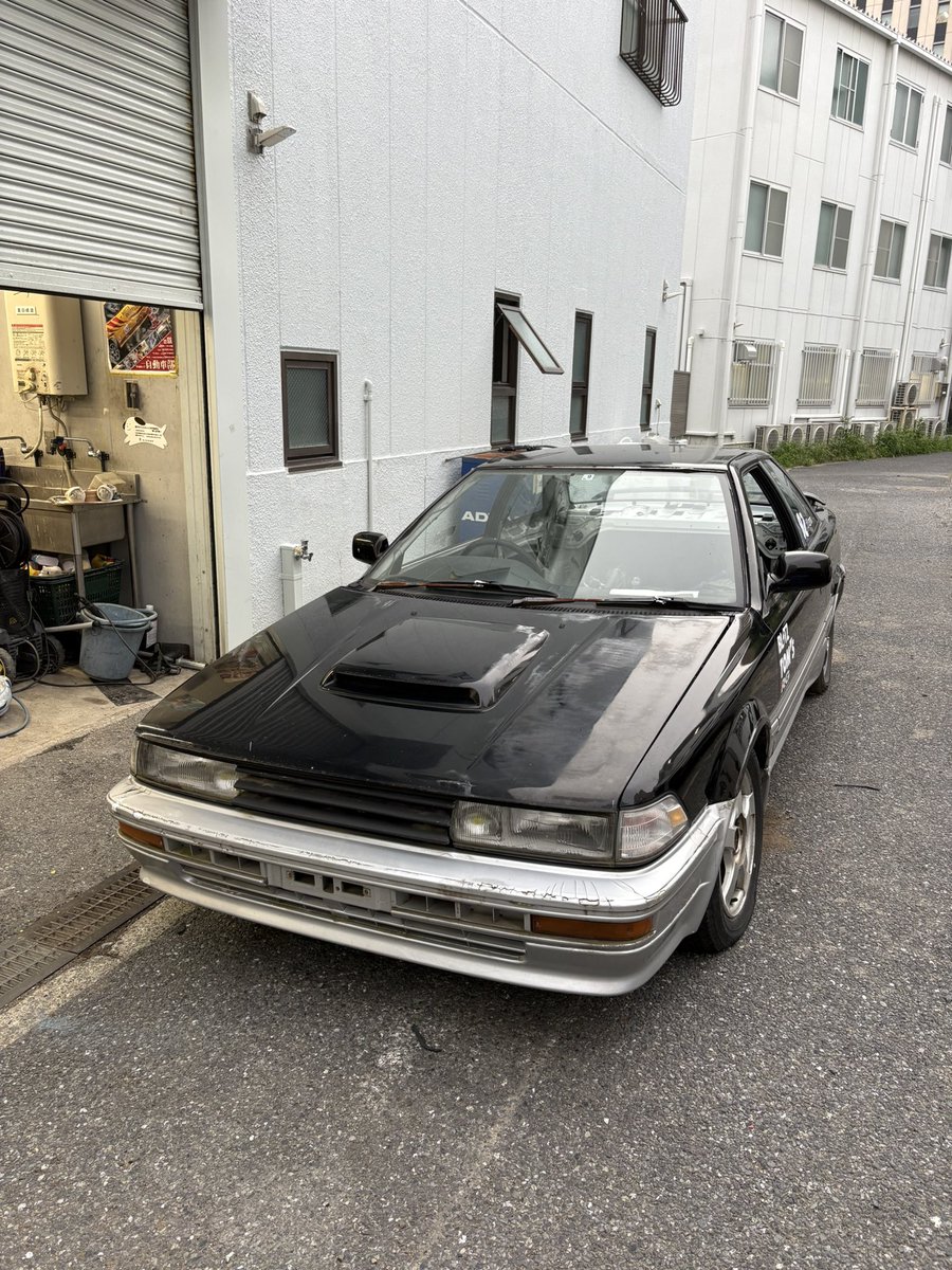 wuac_waseda's tweet photo. 【車売ります】

長年放置してました92レビンを売却します。
価格はエンジンセットで30万円で！
書類はあります。
部品取り程度でお考えください。

現在ナンバー／エンジン乗ってないため積車での引き取りでお願いします

#車売ります #レビン https://t.co/d9awUEQUcj