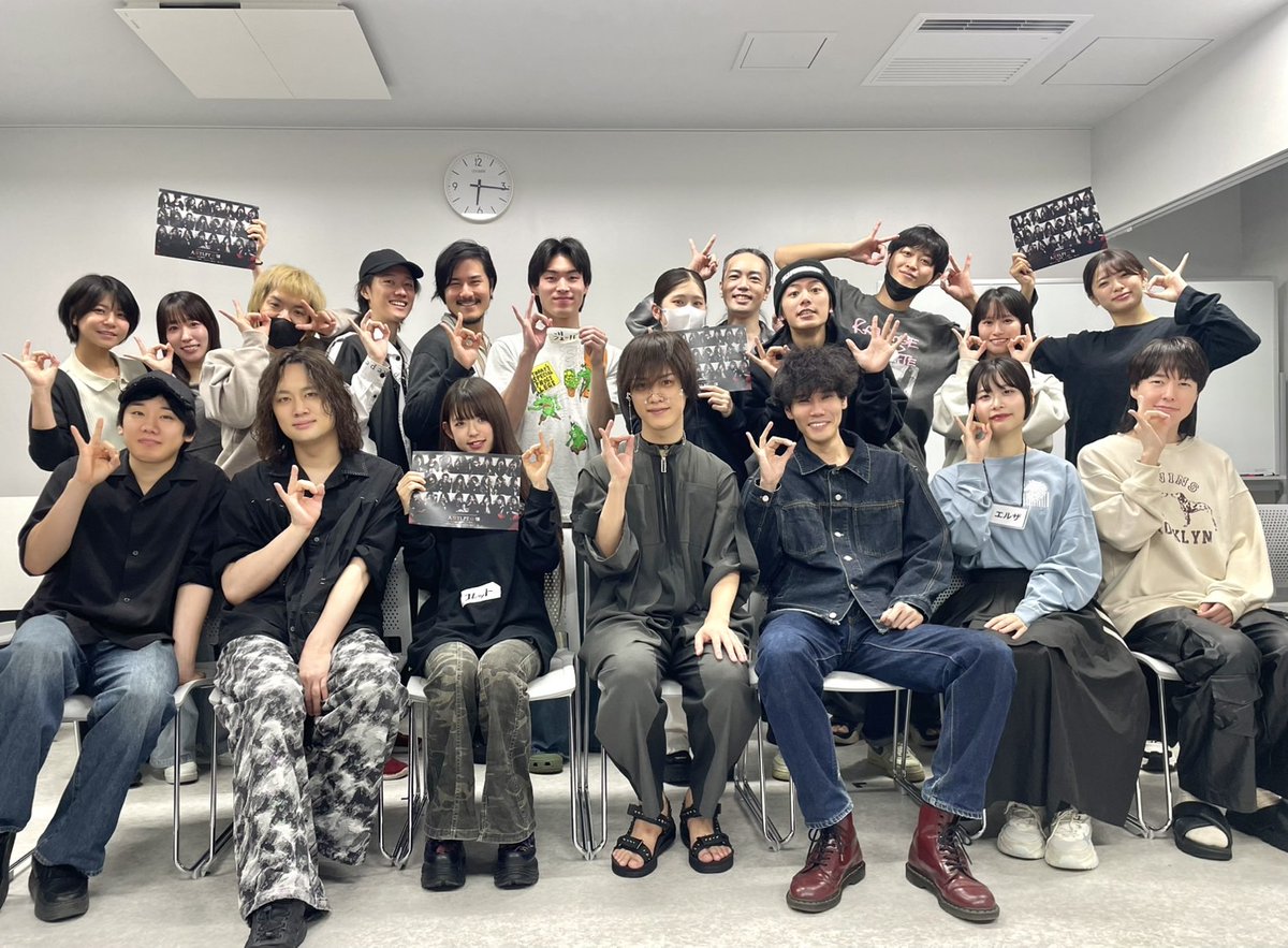 TLPTO20221122's tweet photo. 『人狼TLPTO Ⅷ』
いよいよ稽古が始まりました！

永石匠による新たな演出のもと
『人狼TLPTO』の新たな物語を
皆さまにお届けするため、動き出しています。

開幕まで、あと3週間。
この後21時より新たな情報解禁もございます
どうぞご期待ください！

#TLPTオービット
#人狼TLPTO https://t.co/1xgIVgNdhx