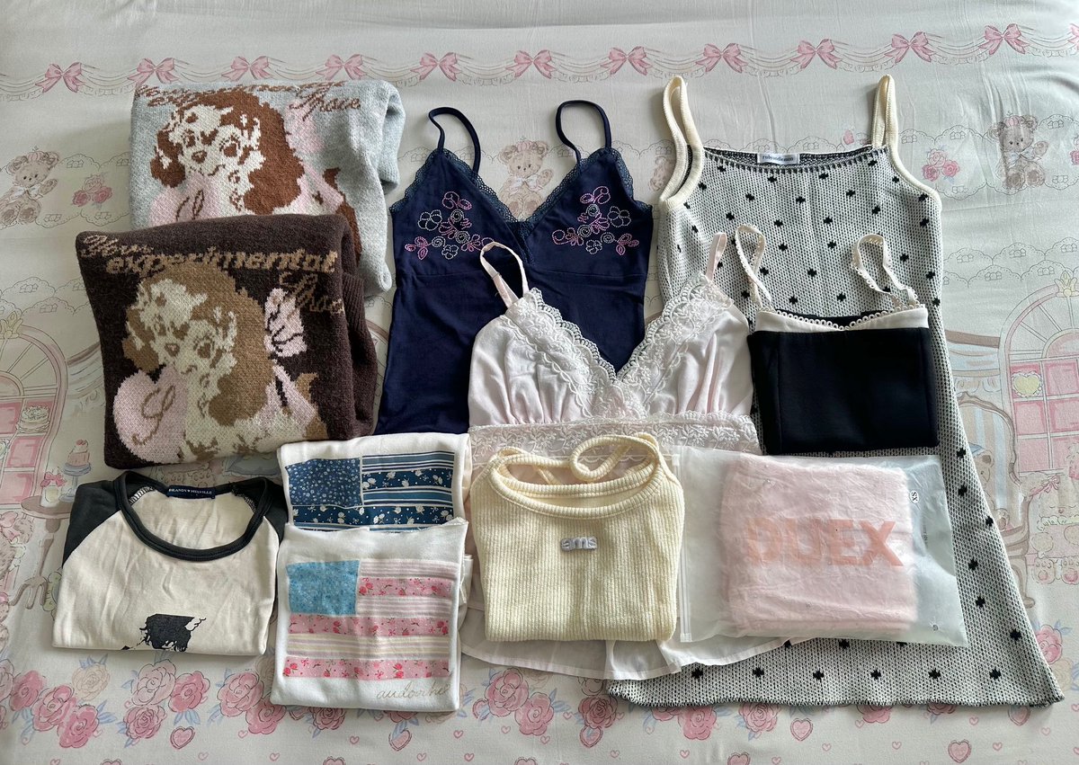 KHNOKOK's tweet photo. 🪽💌โล๊ะๆเสื้อเค้าเอง แบรนด์ไอจี มือ1/2 
มีมากกว่าในรูปนะค้าา ปักรอเลยยย

ลงวันนี้ 20.00
📬shipping 40 รี ปัก ฟอล ลด5

#ส่งต่อเสื้อผ้า #ส่งต่อเสื้อผ้ามือสอง #ส่งต่อstylistshop #ส่งต่อduxe #vghbkk #audorhe #mirabangkok #ams #rubyandlemon #ส่งต่อbrandy https://t.co/EfQobY0Tv4