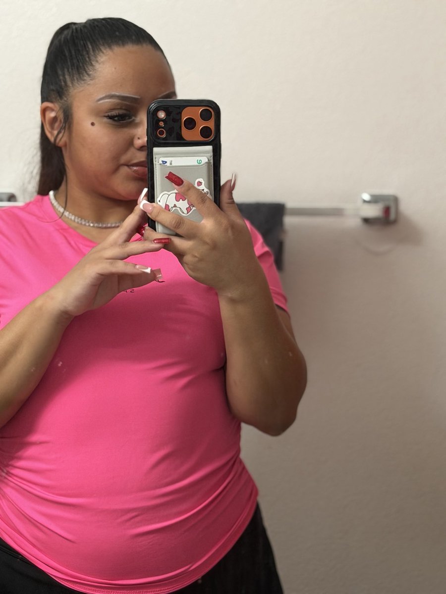MiryAlba26's tweet photo. The color pink is just amazing 🤤💋❗️ https://t.co/1UMLA7zh78