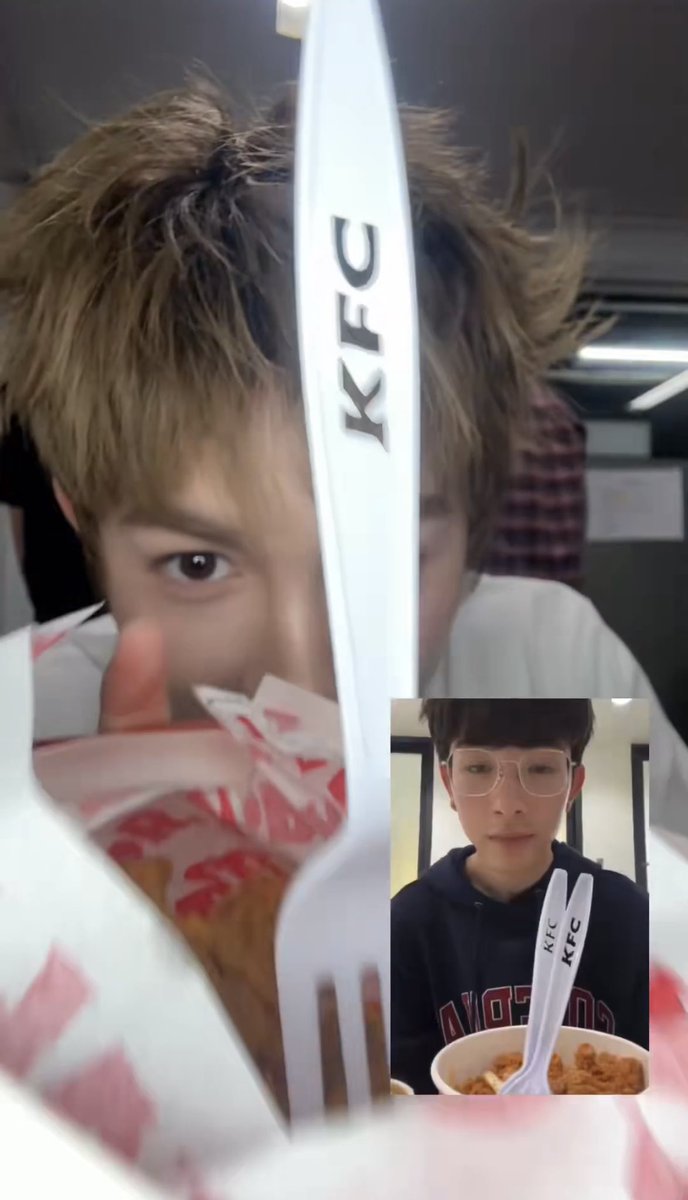 twenty0ct's tweet photo. รู้แล้วว่าสปอนเข้า ไม่ล้อแล้ว ๆ (ล้อ) 5255252525252525255252555 https://t.co/ZW0RtXlw42