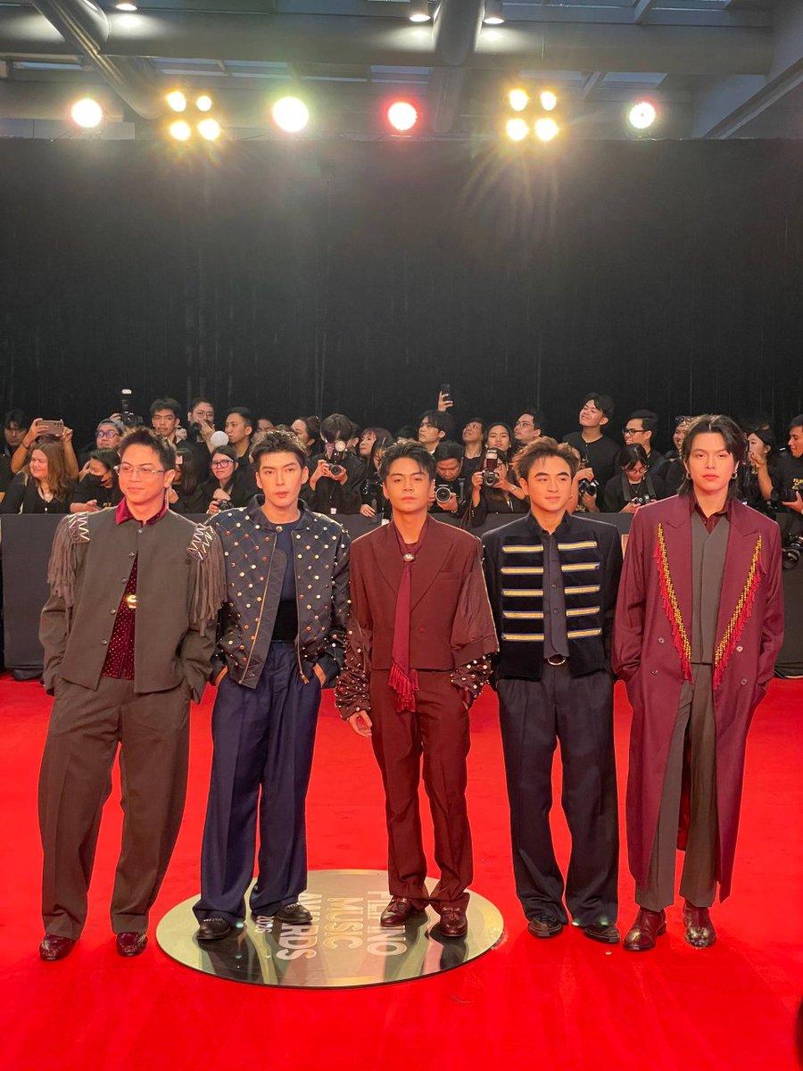 PULPMagazinePH's tweet photo. Look who just pulled up! 📷 WRIVE sets the carpet ablaze of the Filipino Music Awards 2026 red carpet!   

#PULPMagazine #WRIVE #FilipinoMusicAwards #FMAs https://t.co/xVBvMg7P6C