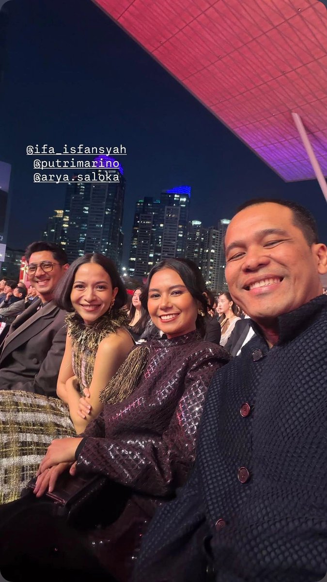 Jeiino1's tweet photo. mereka ber4 lagi wkkw

cr igs mbak kamila 

#AryaSalokalnBIFF26 #EmpatMusimPertiwiXBIFF26
Pertiwi Bisma Goes To BIFF https://t.co/tYp2toZ4BS
