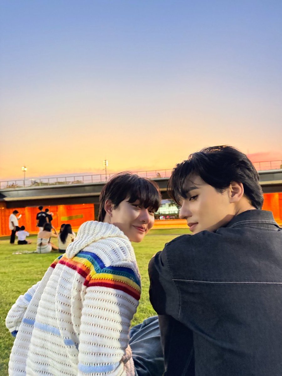great_tofuu's tweet photo. จากสวนร้อยปี สู่นั่งหน้าหอไอเฟลด้วยกัน มั้นเรามาไกลมาก ㅠㅡㅡㅡㅠ

#KengNamping #เก่งน้ำปิง https://t.co/1N98tdm1kv
