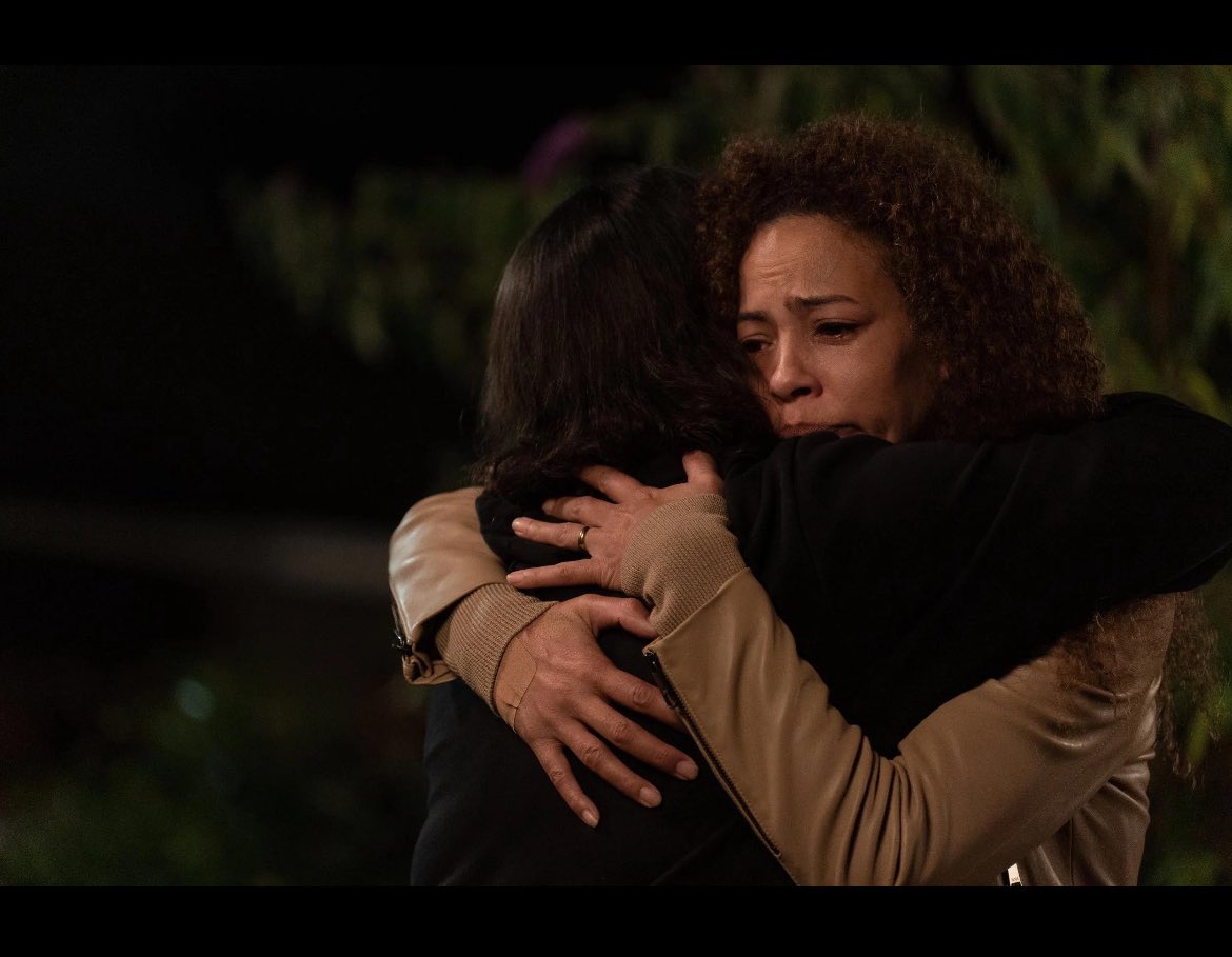 BiigKhalifa's tweet photo. “THEY SURVIVED THE WILDERNESS BUT DID THEY EVER ESCAPE IT?”

YELLOWJACKETS SEASON 4🔥

Some trauma doesn’t disappear when you leave the place where it happened

You carry it
You hide it
And sometimes it follows u for the rest of your life
Can trauma explain what a person becomes? https://t.co/KnIZflgDPx