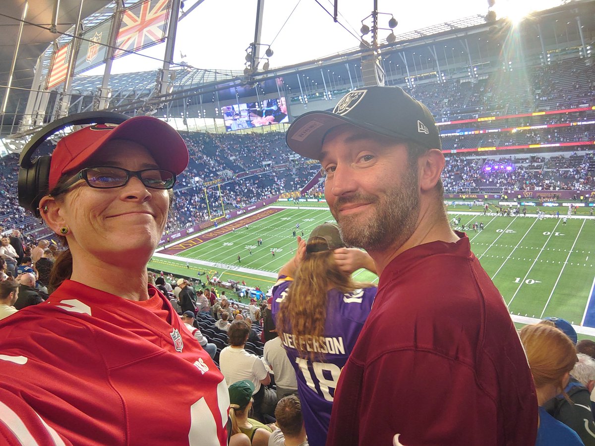 willowspuppy's tweet photo. I don't post here very often, but pls enjoy a pic of me and The Bro™️ at last weekends @NFLUKIRE #LondonGames match between @Commanders and @Colts at @SpursOfficial stadium!
@NFL #FootballInLondon #NFL https://t.co/NRBTDFZccM