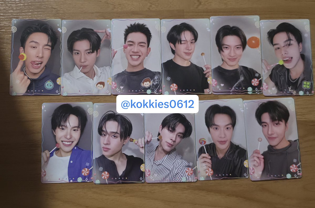 kokkies0612's tweet photo. wts 
การ์ดแฟร์ 30/1
โปสการ์ด 60/1 ( ยกเว้นน้องแมคมีไซน์ 300/1 ค่ะ

รับที่งานตอนนี้ได้เลยค่ะ✨️🐥
#GMMTVFANIVAL https://t.co/1cP8Q6NDJn