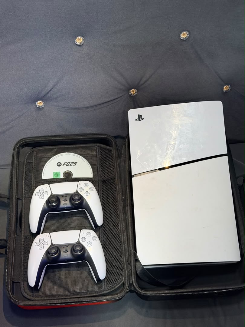 Infinitydevices's tweet photo. *Ps5 Slim|| 2Pads|| FC27 package|| Over 10 games Installed 880,000 (With Bag)* https://t.co/mJoGkGY0BN